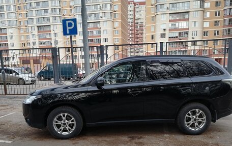 Mitsubishi Outlander III рестайлинг 3, 2013 год, 1 495 000 рублей, 5 фотография