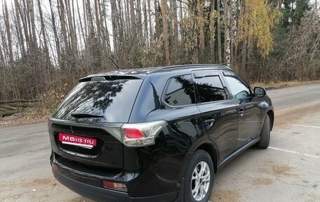 Mitsubishi Outlander III рестайлинг 3, 2013 год, 1 495 000 рублей, 7 фотография