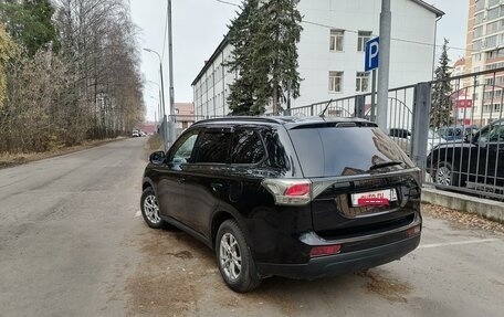 Mitsubishi Outlander III рестайлинг 3, 2013 год, 1 495 000 рублей, 8 фотография