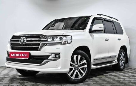 Toyota Land Cruiser 200, 2018 год, 8 950 000 рублей, 2 фотография