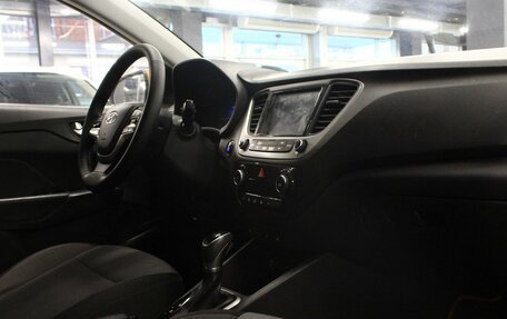 Hyundai Solaris II рестайлинг, 2017 год, 1 399 000 рублей, 14 фотография