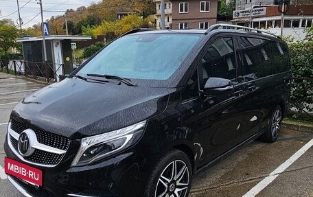 Mercedes-Benz V-Класс, 2019 год, 7 100 000 рублей, 3 фотография