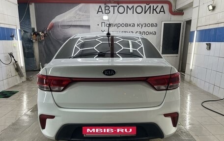 KIA Rio IV, 2017 год, 899 000 рублей, 3 фотография