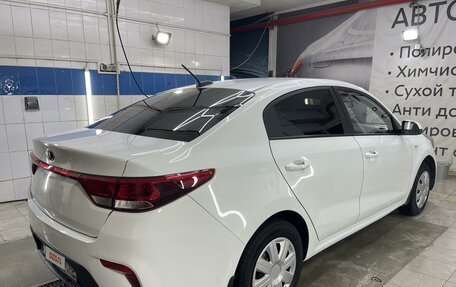 KIA Rio IV, 2017 год, 899 000 рублей, 4 фотография