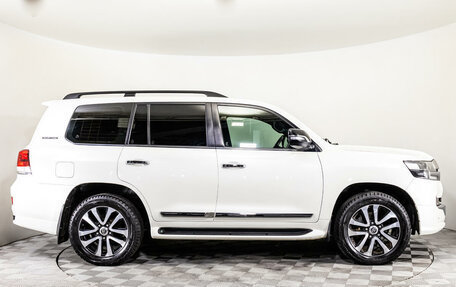 Toyota Land Cruiser 200, 2019 год, 6 899 000 рублей, 4 фотография