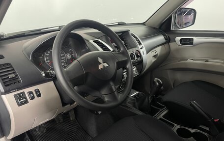 Mitsubishi Pajero Sport II рестайлинг, 2012 год, 1 735 000 рублей, 13 фотография