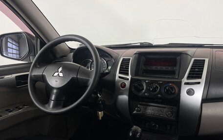 Mitsubishi Pajero Sport II рестайлинг, 2012 год, 1 735 000 рублей, 18 фотография