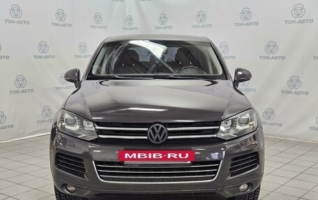 Volkswagen Touareg III, 2011 год, 1 882 000 рублей, 2 фотография