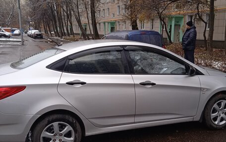 Hyundai Solaris II рестайлинг, 2011 год, 980 000 рублей, 4 фотография