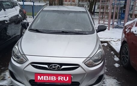 Hyundai Solaris II рестайлинг, 2011 год, 980 000 рублей, 3 фотография