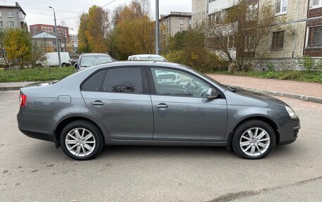 Volkswagen Jetta VI, 2010 год, 700 000 рублей, 5 фотография