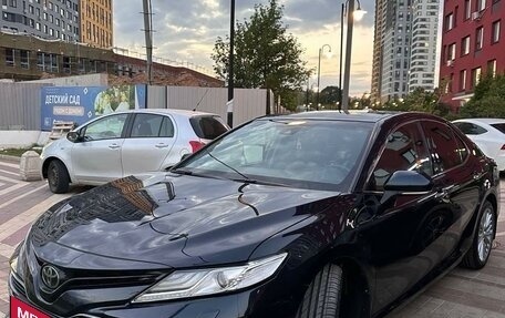 Toyota Camry, 2018 год, 2 650 000 рублей, 1 фотография