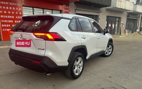 Toyota RAV4, 2020 год, 2 250 000 рублей, 3 фотография