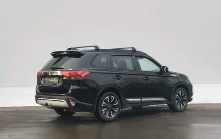 Mitsubishi Outlander III рестайлинг 3, 2021 год, 3 200 000 рублей, 5 фотография