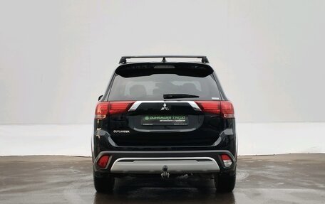 Mitsubishi Outlander III рестайлинг 3, 2021 год, 3 200 000 рублей, 6 фотография