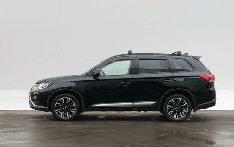 Mitsubishi Outlander III рестайлинг 3, 2021 год, 3 200 000 рублей, 8 фотография