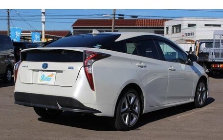 Toyota Prius IV XW50, 2019 год, 2 100 000 рублей, 2 фотография