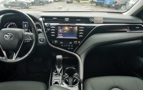 Toyota Camry, 2019 год, 3 390 000 рублей, 18 фотография