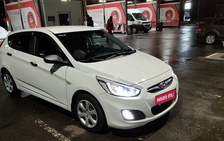 Hyundai Solaris II рестайлинг, 2014 год, 965 000 рублей, 20 фотография