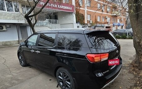 KIA Carnival III, 2016 год, 2 700 000 рублей, 3 фотография