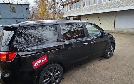 KIA Carnival III, 2016 год, 2 700 000 рублей, 4 фотография