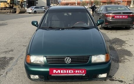 Volkswagen Polo III рестайлинг, 1998 год, 370 000 рублей, 2 фотография