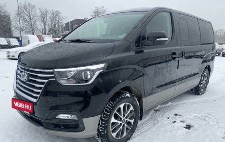 Hyundai Grand Starex Grand Starex I рестайлинг 2, 2020 год, 4 800 000 рублей, 2 фотография