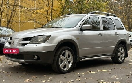 Mitsubishi Outlander III рестайлинг 3, 2004 год, 699 999 рублей, 4 фотография