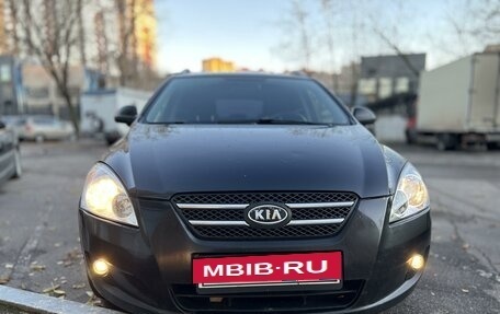 KIA cee'd I рестайлинг, 2009 год, 689 000 рублей, 2 фотография