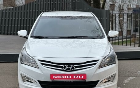 Hyundai Solaris II рестайлинг, 2015 год, 1 190 000 рублей, 2 фотография