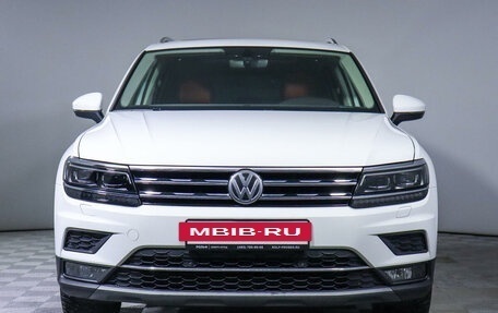 Volkswagen Tiguan II, 2018 год, 2 800 000 рублей, 2 фотография