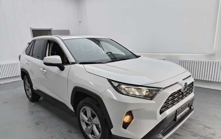 Toyota RAV4, 2021 год, 3 242 000 рублей, 3 фотография