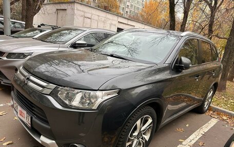 Mitsubishi Outlander III рестайлинг 3, 2014 год, 2 100 000 рублей, 7 фотография