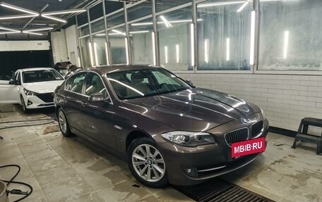 BMW 5 серия, 2011 год, 1 635 000 рублей, 4 фотография