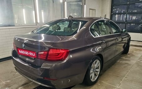 BMW 5 серия, 2011 год, 1 635 000 рублей, 3 фотография