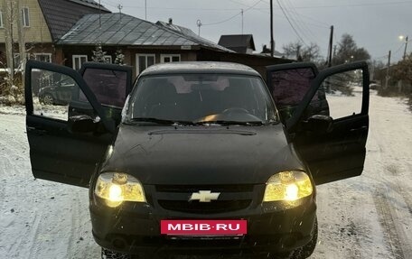 Chevrolet Niva I рестайлинг, 2011 год, 530 000 рублей, 11 фотография