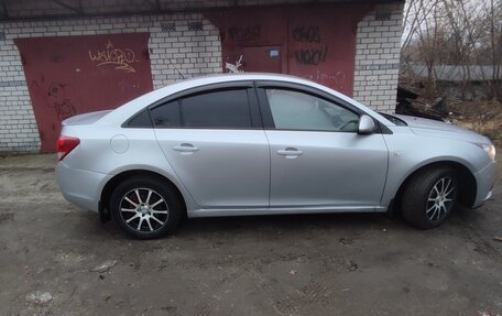 Chevrolet Cruze II, 2011 год, 650 000 рублей, 2 фотография