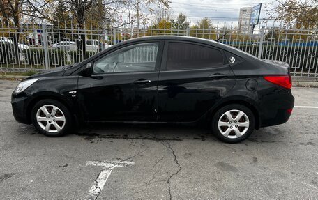 Hyundai Solaris II рестайлинг, 2013 год, 870 000 рублей, 2 фотография