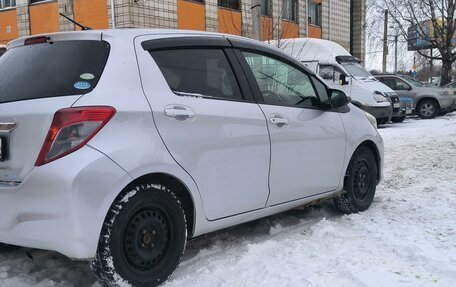 Toyota Vitz, 2011 год, 660 000 рублей, 3 фотография