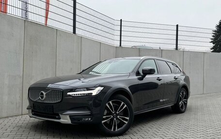 Volvo V60 Cross Country II, 2021 год, 6 700 000 рублей, 3 фотография