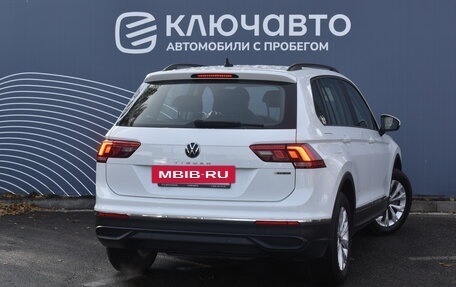 Volkswagen Tiguan II, 2021 год, 3 550 000 рублей, 3 фотография