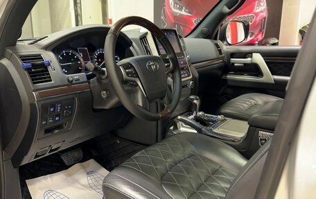 Toyota Land Cruiser 200, 2018 год, 8 497 000 рублей, 10 фотография