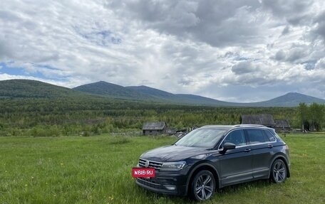 Volkswagen Tiguan II, 2018 год, 4 000 000 рублей, 3 фотография