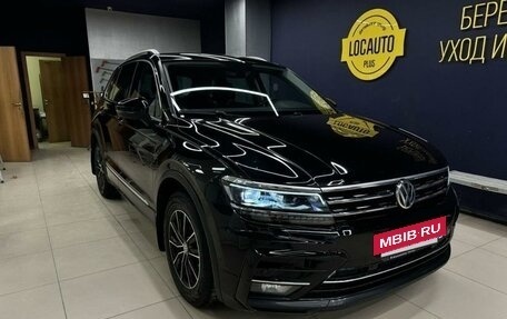 Volkswagen Tiguan II, 2018 год, 4 000 000 рублей, 21 фотография