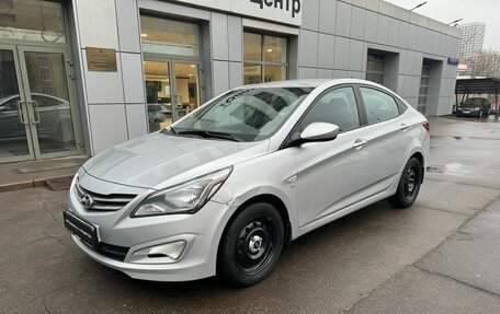 Hyundai Solaris II рестайлинг, 2015 год, 1 080 000 рублей, 1 фотография