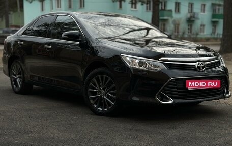 Toyota Camry, 2016 год, 2 300 000 рублей, 2 фотография