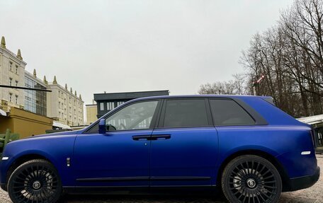 Rolls-Royce Cullinan, 2019 год, 33 000 000 рублей, 3 фотография