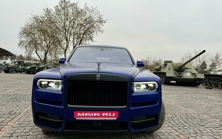 Rolls-Royce Cullinan, 2019 год, 33 000 000 рублей, 25 фотография