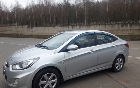 Hyundai Solaris II рестайлинг, 2014 год, 1 050 000 рублей, 1 фотография