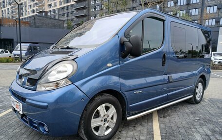 Renault Trafic, 2004 год, 2 200 000 рублей, 2 фотография